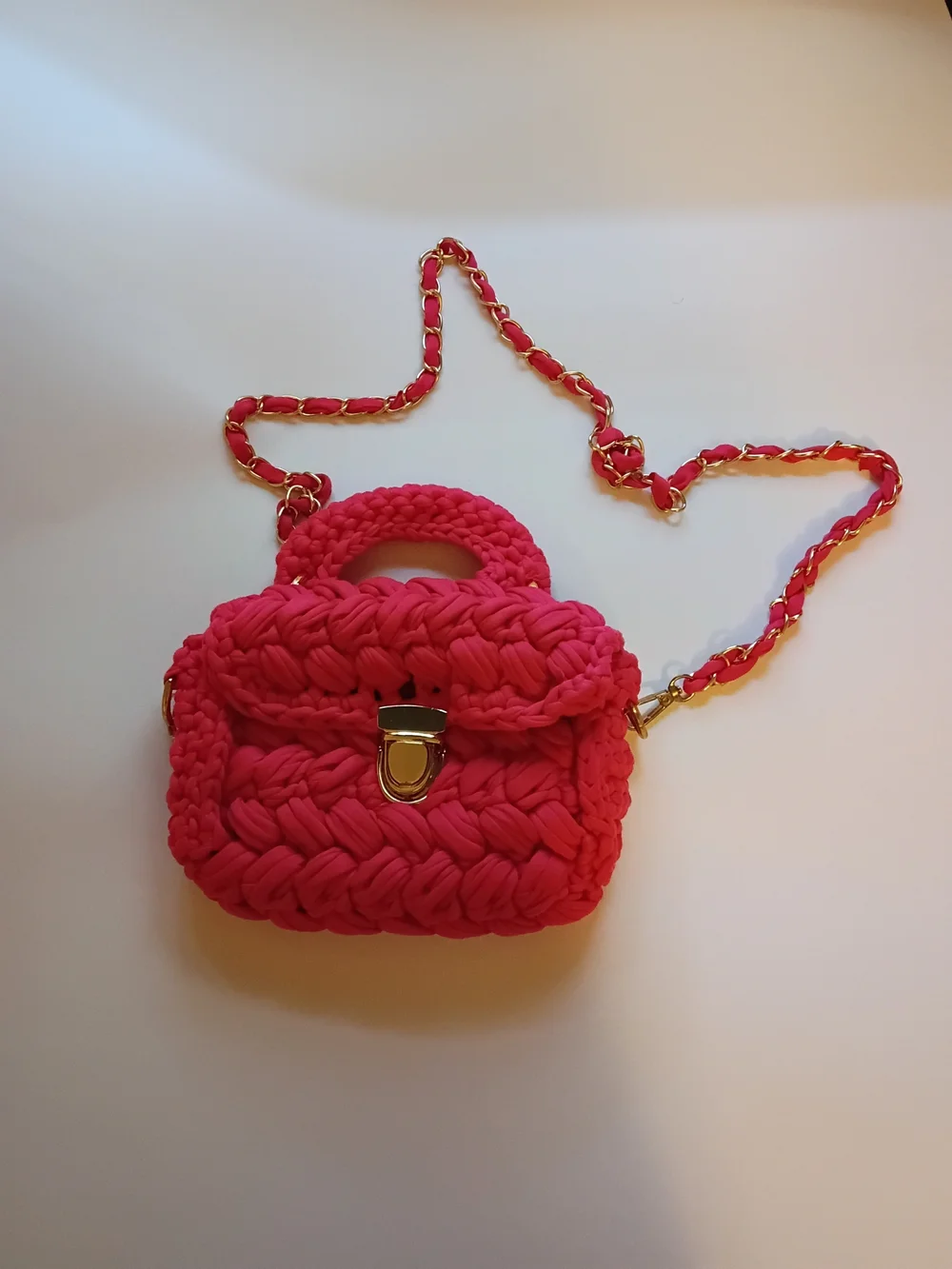 Handwoven Pink Crochet Crossbody Bag with Gold-Trim Chain
